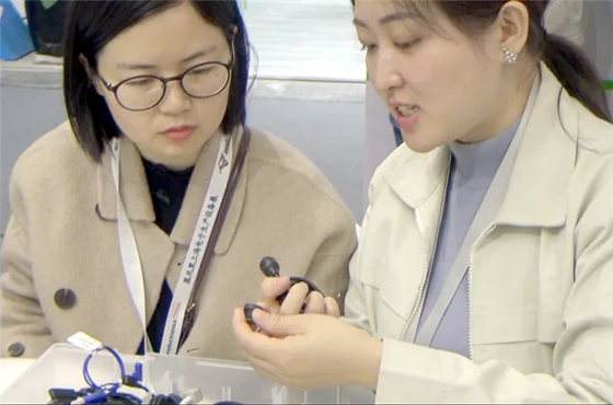 優(yōu)勢二：2天打樣5天交貨